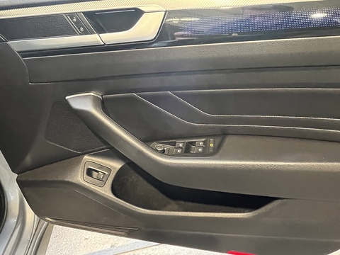 2.0 TSI R-Line Fastback 5dr Petrol DSG Euro 6 (s/s) (190 ps)