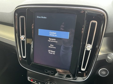 1.5 T3 Momentum SUV 5dr Petrol Auto Euro 6 (s/s) (163 ps)