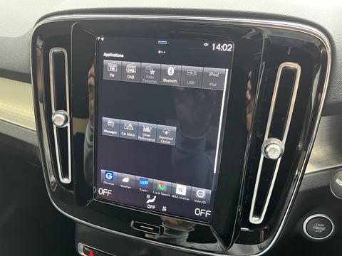 1.5 T3 Momentum SUV 5dr Petrol Auto Euro 6 (s/s) (163 ps)