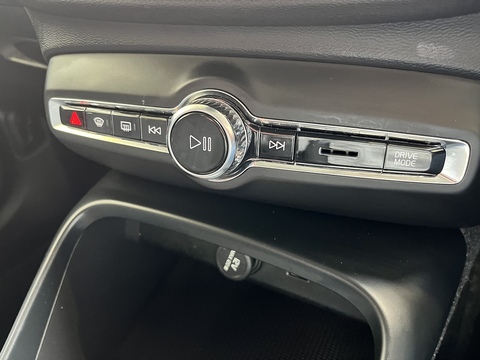 1.5 T3 Momentum SUV 5dr Petrol Auto Euro 6 (s/s) (163 ps)