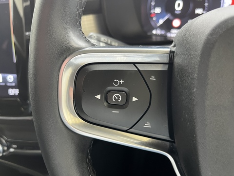 1.5 T3 Momentum SUV 5dr Petrol Auto Euro 6 (s/s) (163 ps)