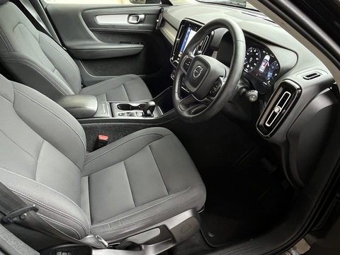 1.5 T3 Momentum SUV 5dr Petrol Auto Euro 6 (s/s) (163 ps)