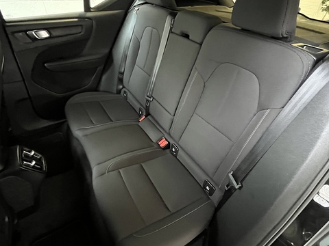 1.5 T3 Momentum SUV 5dr Petrol Auto Euro 6 (s/s) (163 ps)