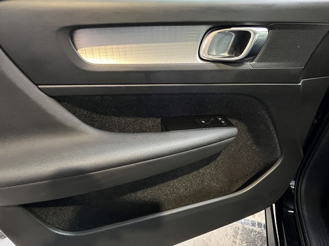 1.5 T3 Momentum SUV 5dr Petrol Auto Euro 6 (s/s) (163 ps)