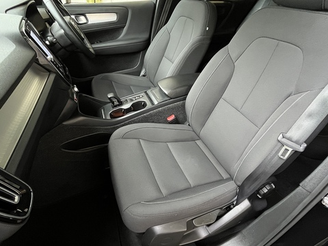 1.5 T3 Momentum SUV 5dr Petrol Auto Euro 6 (s/s) (163 ps)