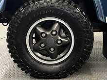 Land Rover Defender 90 V8 50th Anniversary 