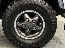 Land Rover Defender 90 V8 50th Anniversary 