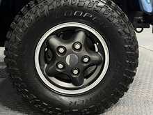 Land Rover Defender 90 V8 50th Anniversary 