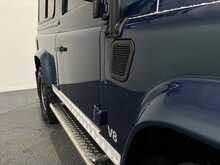 Land Rover Defender 90 V8 50th Anniversary 