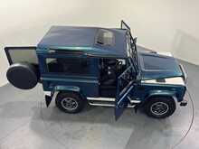 Land Rover Defender 90 V8 50th Anniversary 