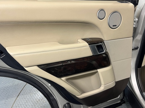 4.4 SD V8 Vogue SE SUV 5dr Diesel Auto 4WD Euro 6 (s/s) (339 ps)