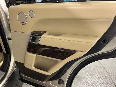 4.4 SD V8 Vogue SE SUV 5dr Diesel Auto 4WD Euro 6 (s/s) (339 ps)