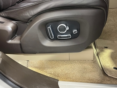 4.4 SD V8 Vogue SE SUV 5dr Diesel Auto 4WD Euro 6 (s/s) (339 ps)