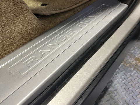 4.4 SD V8 Vogue SE SUV 5dr Diesel Auto 4WD Euro 6 (s/s) (339 ps)