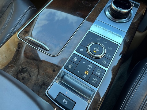 4.4 SD V8 Vogue SE SUV 5dr Diesel Auto 4WD Euro 6 (s/s) (339 ps)