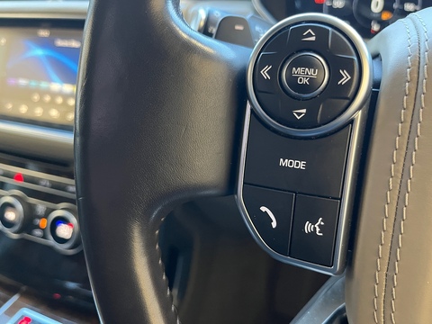 4.4 SD V8 Vogue SE SUV 5dr Diesel Auto 4WD Euro 6 (s/s) (339 ps)