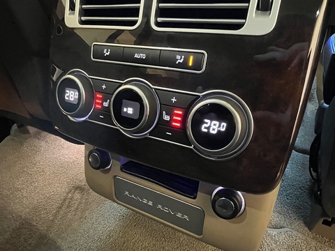 4.4 SD V8 Vogue SE SUV 5dr Diesel Auto 4WD Euro 6 (s/s) (339 ps)