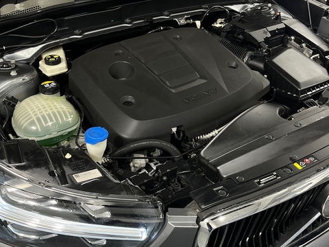 2.0 D3 Momentum SUV 5dr Diesel Auto Euro 6 (s/s) (150 ps)