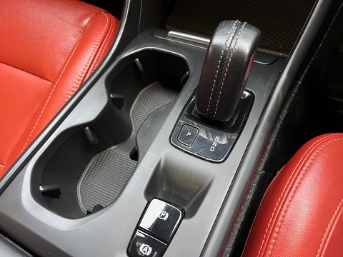 2.0 D3 Momentum SUV 5dr Diesel Auto Euro 6 (s/s) (150 ps)