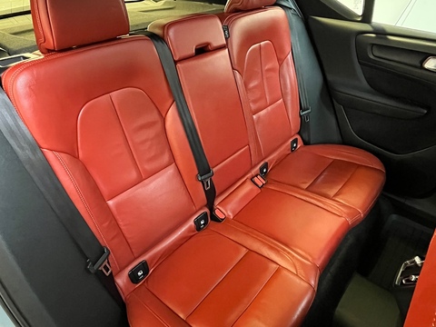 2.0 D3 Momentum SUV 5dr Diesel Auto Euro 6 (s/s) (150 ps)