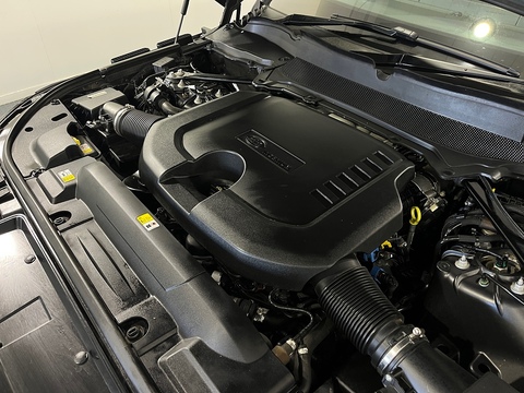 3.0 D300 MHEV HSE Dynamic Black SUV 5dr Diesel Auto 4WD Euro 6 (s/s) (300 ps)