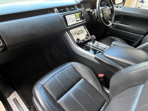 3.0 D300 MHEV HSE Dynamic Black SUV 5dr Diesel Auto 4WD Euro 6 (s/s) (300 ps)