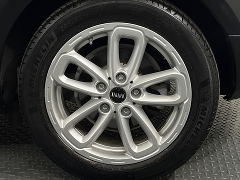 1.6 Cooper D SUV 5dr Diesel Manual ALL4 Euro 6 (s/s) (112 ps)