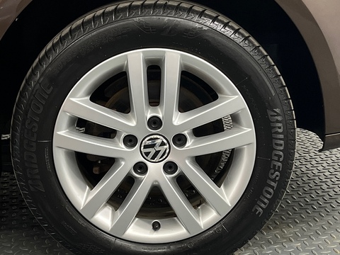 1.6 TDI SE MPV 5dr Diesel DSG Euro 5 (105 ps)