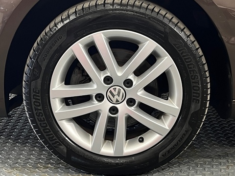 1.6 TDI SE MPV 5dr Diesel DSG Euro 5 (105 ps)