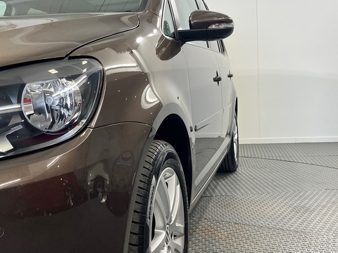 1.6 TDI SE MPV 5dr Diesel DSG Euro 5 (105 ps)