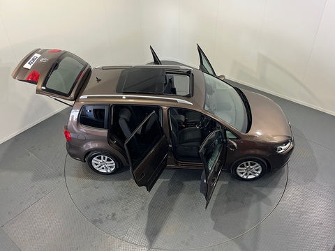 1.6 TDI SE MPV 5dr Diesel DSG Euro 5 (105 ps)