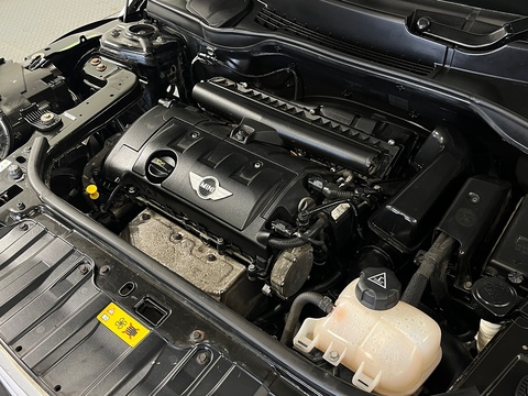 1.6 Cooper SUV 5dr Petrol Manual Euro 5 (s/s) (122 ps)