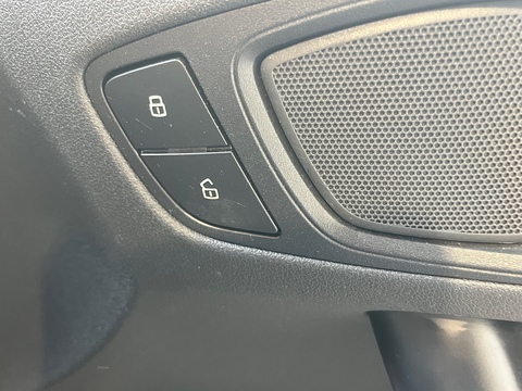 1.6 TDI SE Sportback 5dr Diesel Manual Euro 5 (s/s) (105 ps)