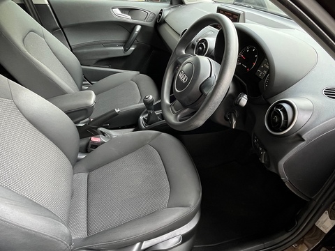 1.6 TDI SE Sportback 5dr Diesel Manual Euro 5 (s/s) (105 ps)