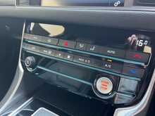 Jaguar XF d R-Sport 