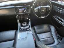 Jaguar XF d R-Sport 