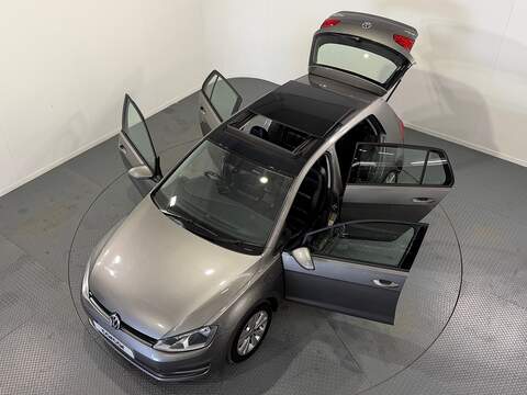 2.0 TDI BlueMotion Tech SE Hatchback 5dr Diesel DSG Euro 5 (s/s) (150 ps)