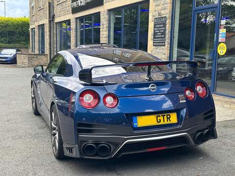 3.8 V6 Premium Black Coupe 2dr Petrol Auto 4WD Euro 5 (550 ps)