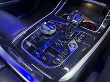 BMW X7 M50d TECH PACK + PREMIUM PACK + SKY LOUNGE + RIVIERA ALLOYS