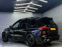 BMW X7 M50d TECH PACK + PREMIUM PACK + SKY LOUNGE + RIVIERA ALLOYS
