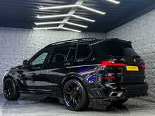 BMW X7 M50d TECH PACK + PREMIUM PACK + SKY LOUNGE + RIVIERA ALLOYS