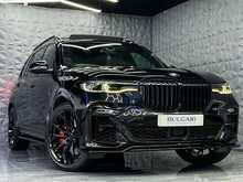 BMW X7 M50d TECH PACK + PREMIUM PACK + SKY LOUNGE + RIVIERA ALLOYS