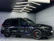 BMW X7 M50d TECH PACK + PREMIUM PACK + SKY LOUNGE + RIVIERA ALLOYS