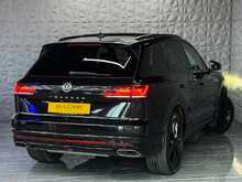 Volkswagen Touareg TDI V6 R-Line PAN + REVCAM + LEATHER + BLACK PACK