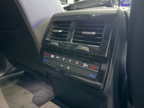 3.0 TDI V6 R-Line SUV 5dr Diesel Tiptronic 4Motion Euro 6 (s/s) (286 ps)