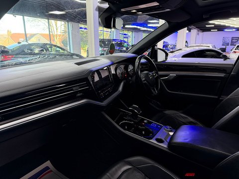 3.0 TDI V6 R-Line SUV 5dr Diesel Tiptronic 4Motion Euro 6 (s/s) (286 ps)