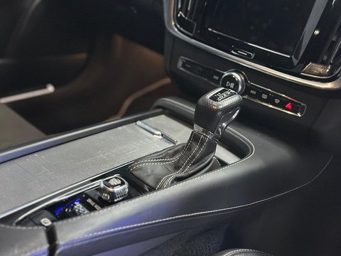 2.0 D5 PowerPulse R-Design Saloon 4dr Diesel Auto AWD Euro 6 (s/s) (235 ps)