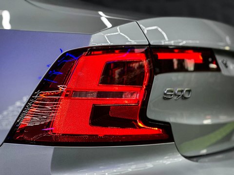 2.0 D5 PowerPulse R-Design Saloon 4dr Diesel Auto AWD Euro 6 (s/s) (235 ps)