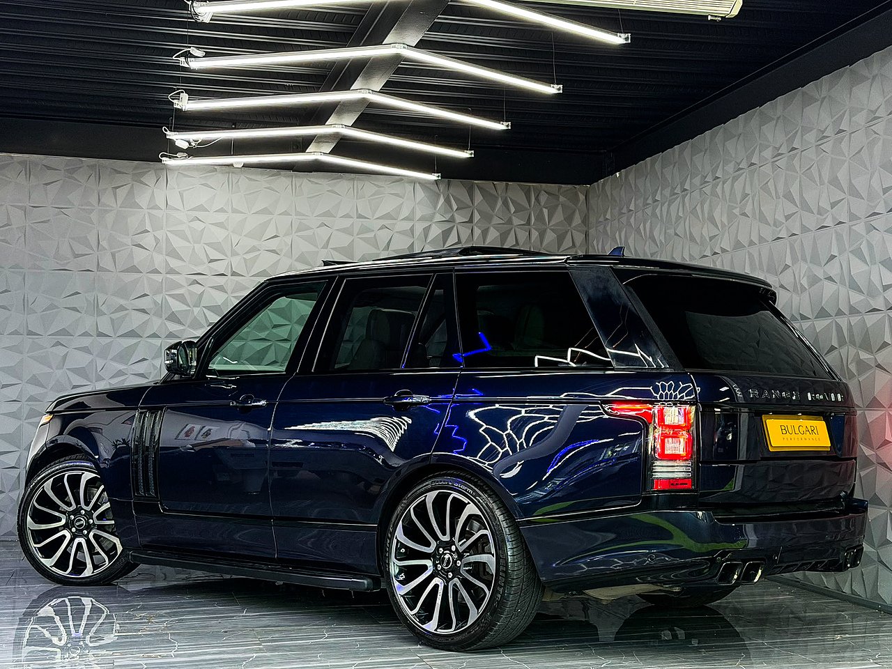 2016 Land Rover Range Rover thumbnail 15