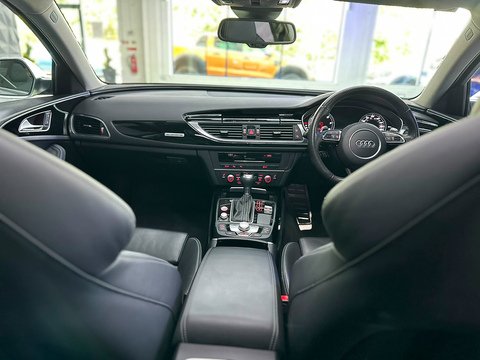 4.0 TFSI V8 Estate 5dr Petrol Tiptronic quattro Euro 6 (s/s) (560 ps)